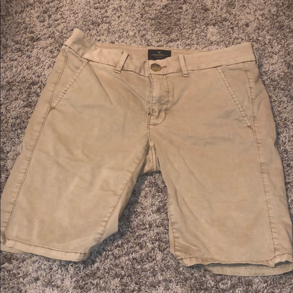 Khaki Bermuda shorts